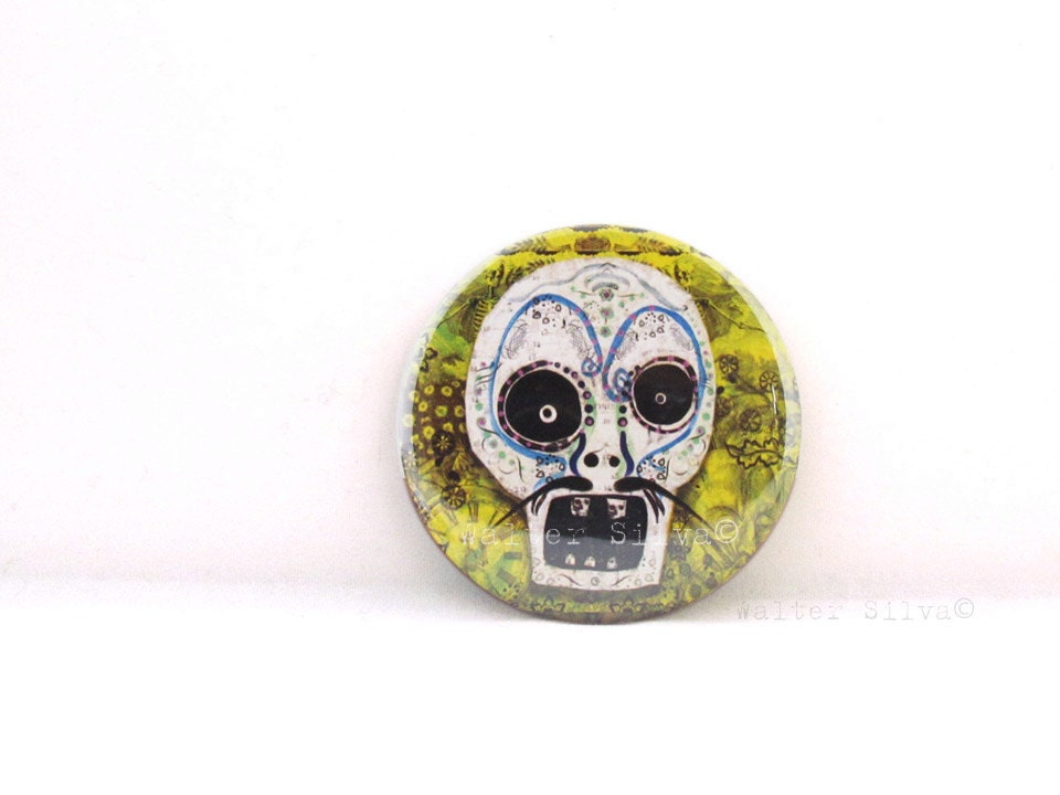 Day of the Dead Round Magnet - Skull Refrigerator Magnet or Back Button or Pocket Mirror - Corporate gifts