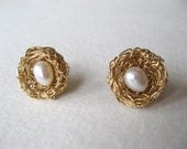 little bird nest earrings...14k goldfill, 1 pearl, post or stud