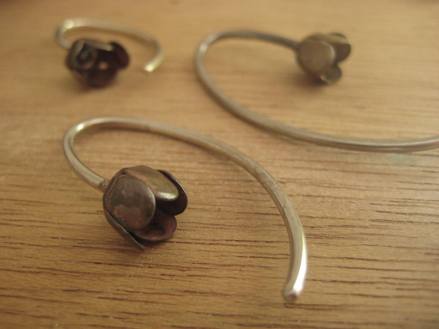 SINGLE 14g floral hook for a slightly stretched piercing