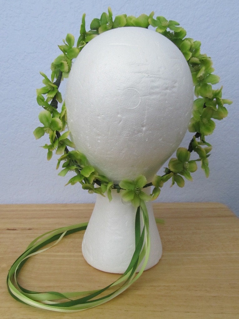 Green Flower Head Wreath Crown Circlet - 7.5 inch diameter