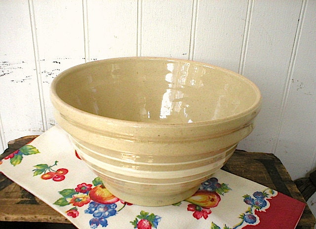Yellow ware bowl, white bands - 1920s 1930s Ohio pottery - 10 inch large