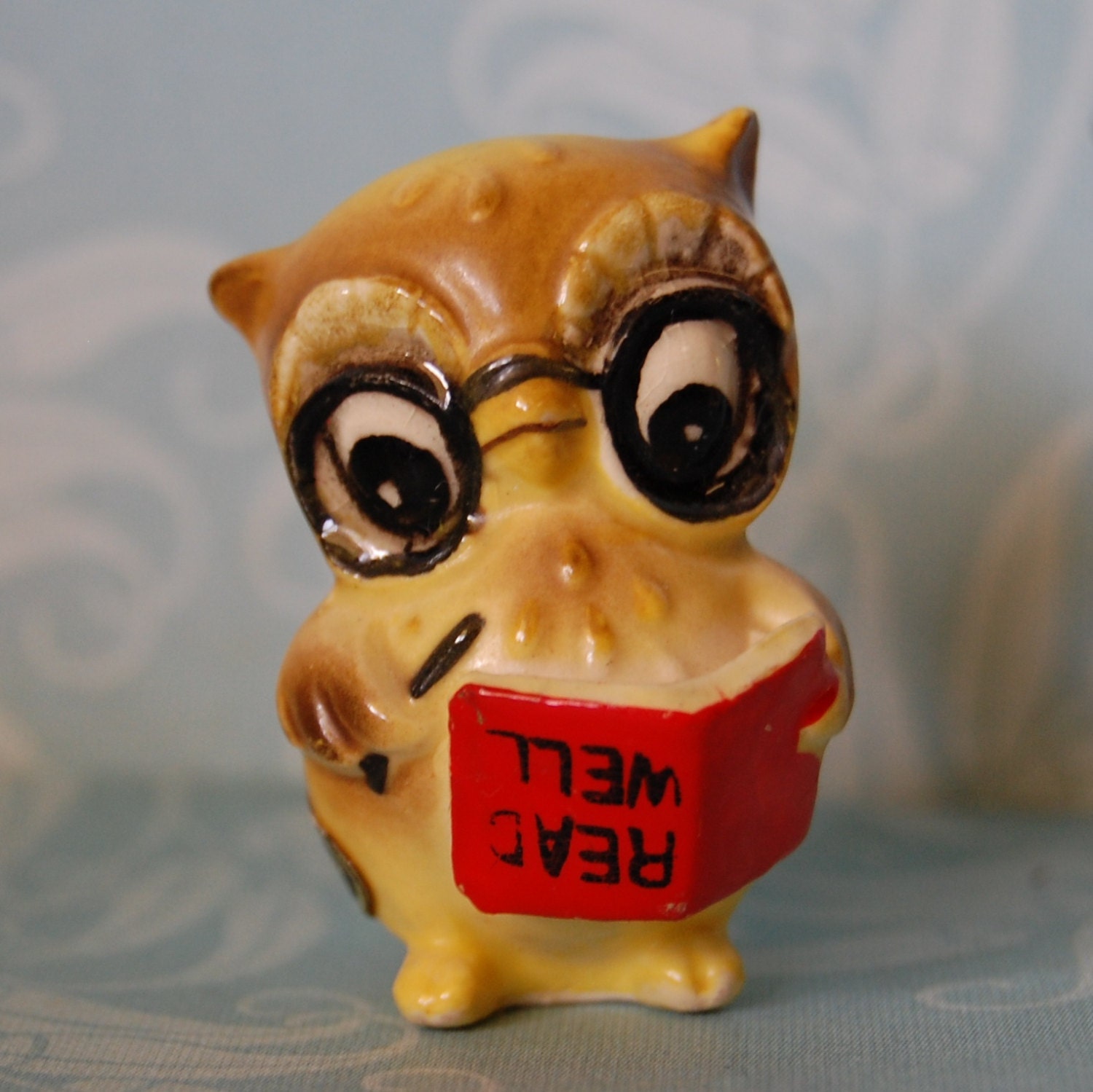 Vintage Josef Originals Owl Professor Reading Upside Down Book Read Well Figurine