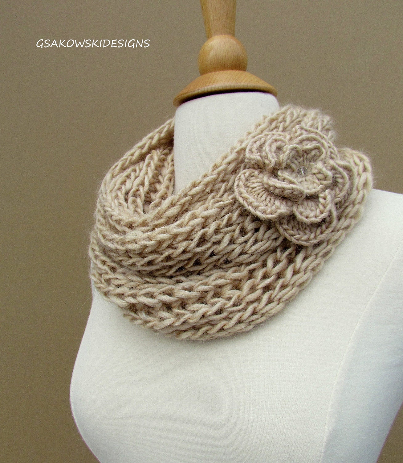 Ava-Soy Infinity-Loop Scarf-Natural