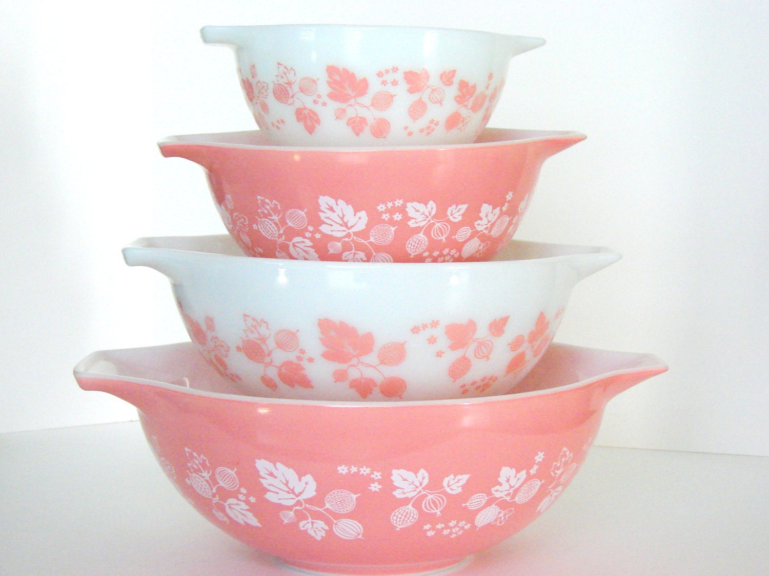 Vintage Pyrex Gooseberry Pink Cinderella Bowl Set