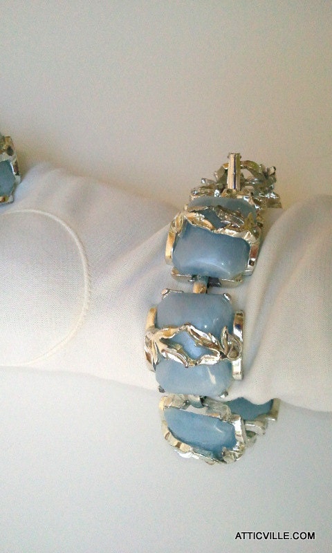 1950s Blue and Silver Thermoset Bracelet and clip earrings, Demi Parure set. Large retro statement set in Coro style.