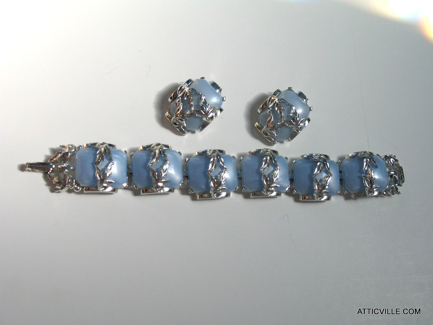 1950s Blue and Silver Thermoset Bracelet and clip earrings, Demi Parure set. Large retro statement set in Coro style.