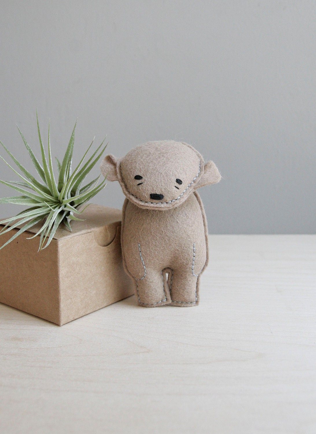 pocket bear / gladiola / brown bear