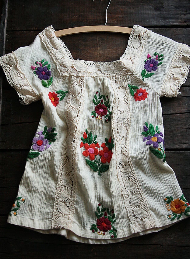 Vintage Boho Bohemian Lace & Embroidered Top Blouse Size S
