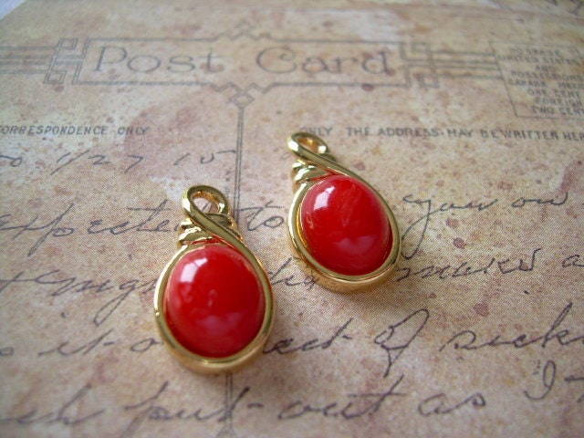 2 Vintage Swarovski Cab Connector Drops with Loop - Atlas Coral Red