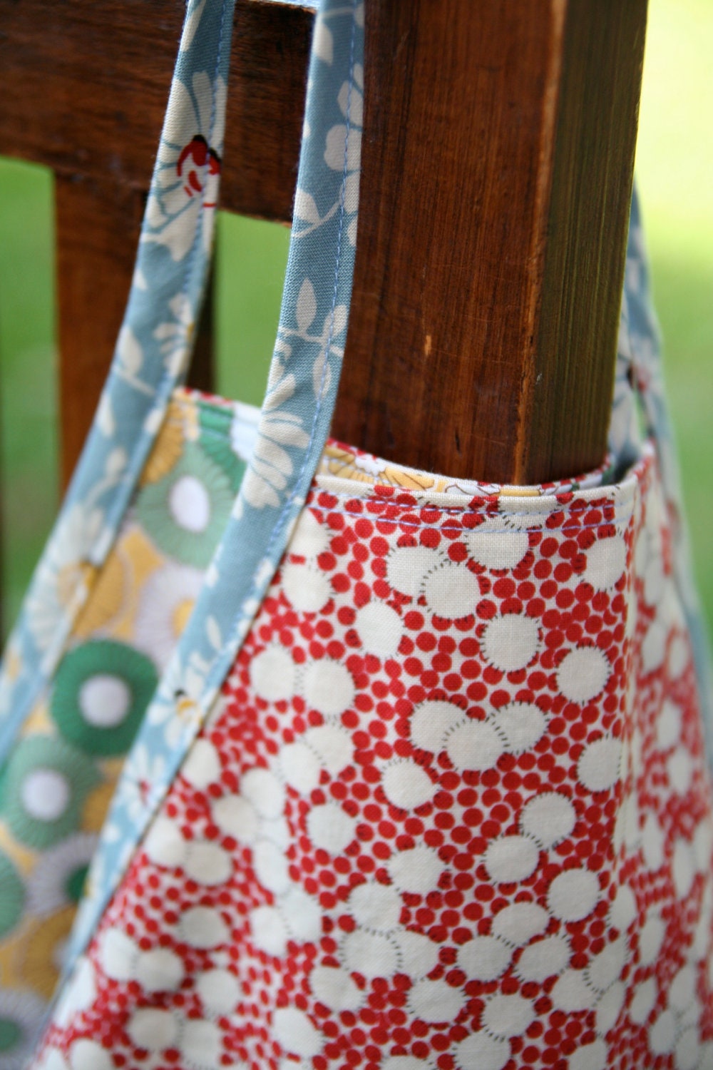 reversible cotton apron - toddler preschool sized - vintage inspired floral