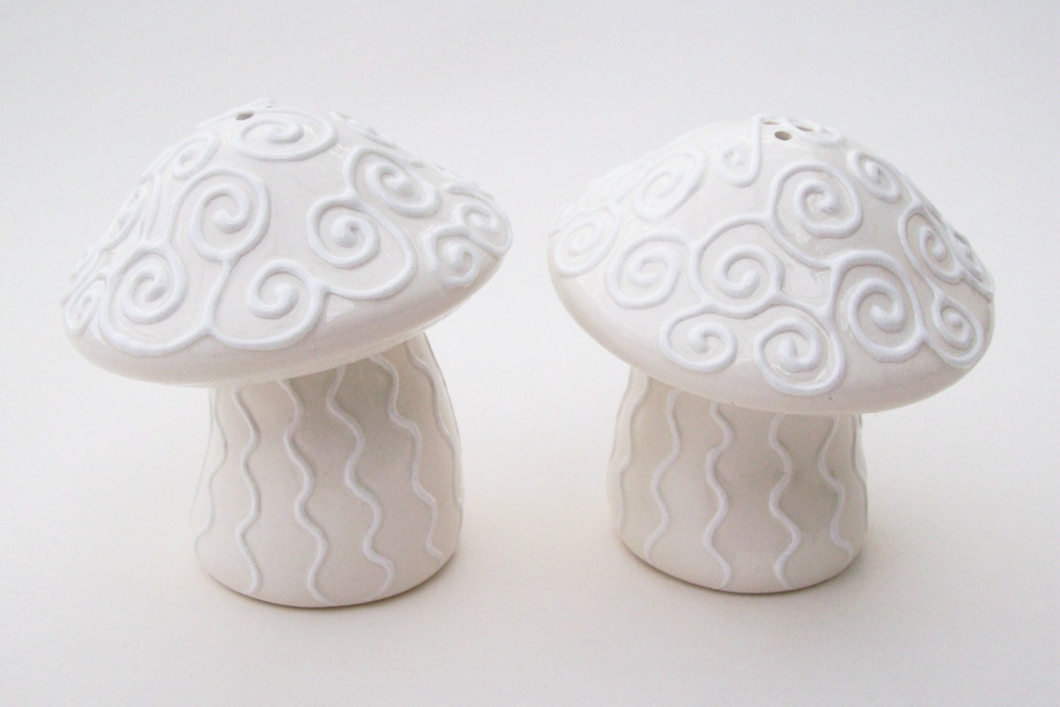 Salt and Pepper Shakers - Mushroom Classic White Swirl Spiral