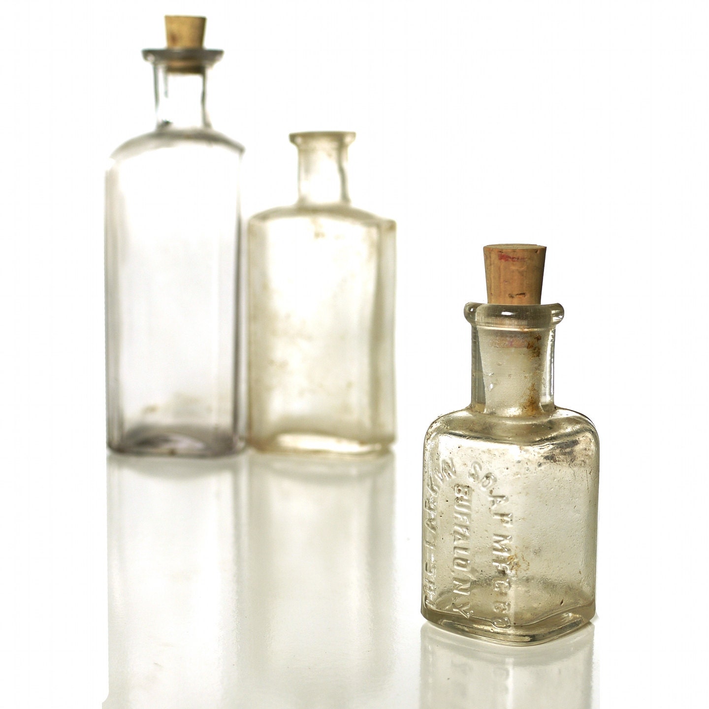Antique Apothecary Bottles, Set of Three - DailyMemorandum