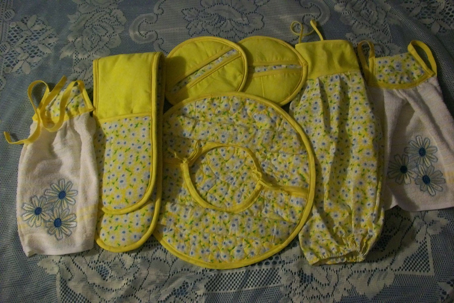 Hanging towel/potholders/bag carrier/casserole carrier set