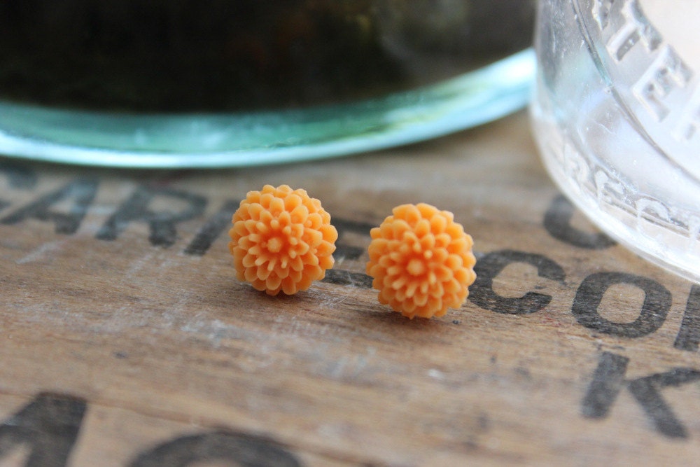 Mini Mums Earrings // Tangerine