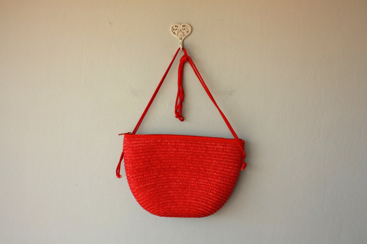 straw purse / red straw bag / 1980s woven purse / summer bag / woven bag - CustardHeartVintage