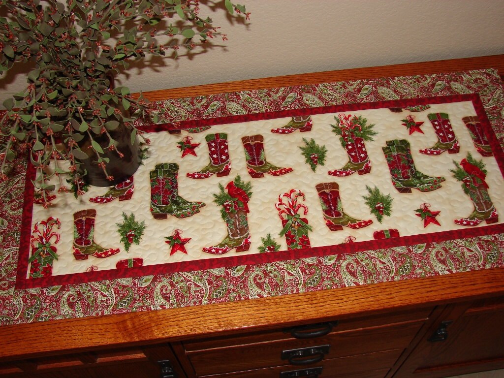 table susiquilts Cowboy by Table Etsy Quilted christmas western  runner on Runner Christmas Boots