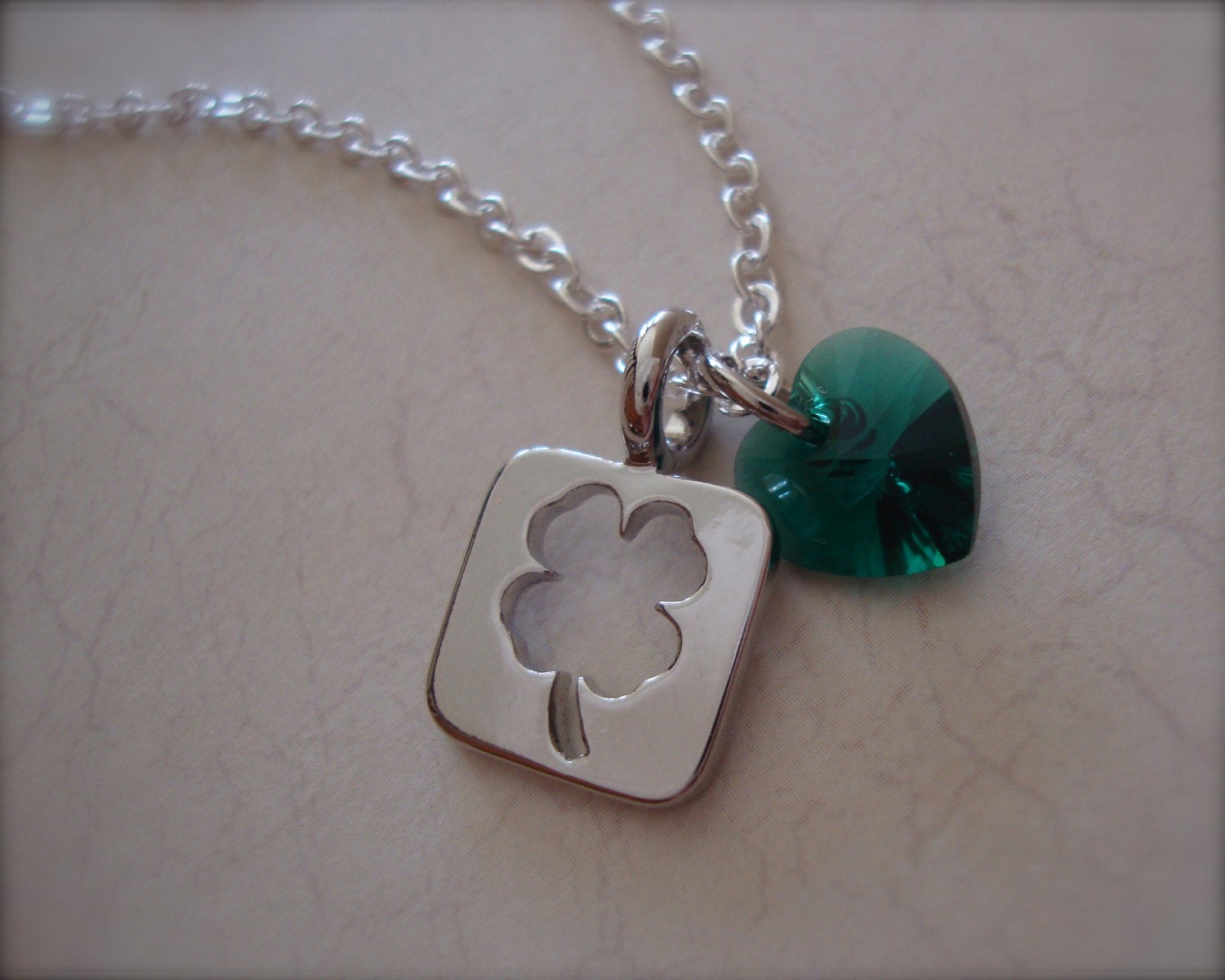 One Direction - I HEART NIALL - Niall Horan Inspired Irish Clover Necklace on Sterling Silver Chain with Green Swarovski Crystal Heart 1D