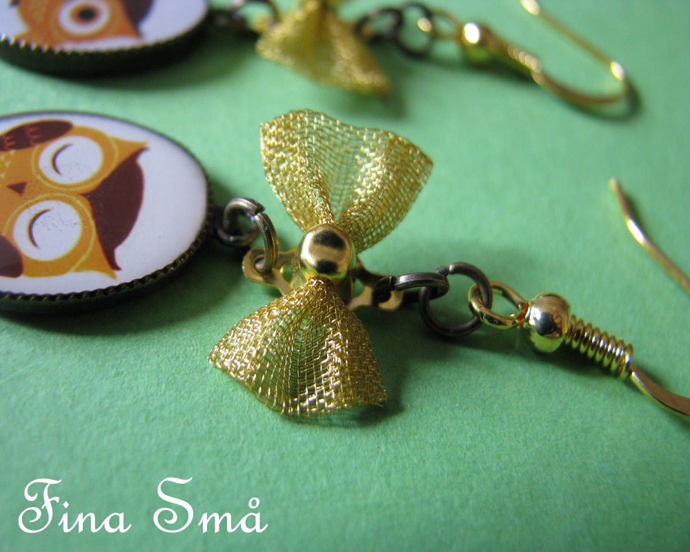 Owl resin cabochon pendant dangle Earrings with gold tone wire bow charms