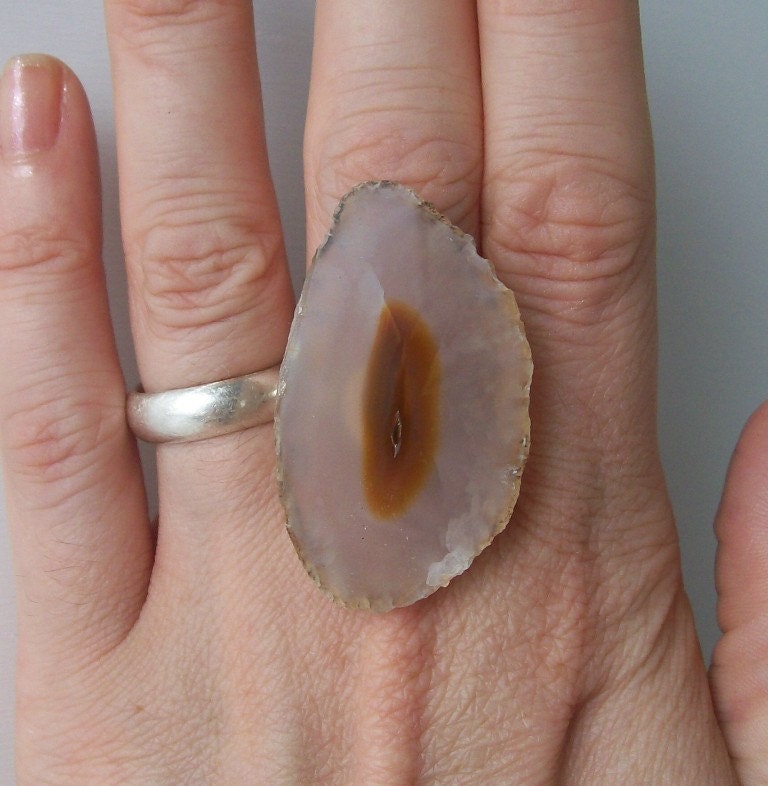 agate ring geode stone rock bohemian boho fashion jewelry statement cocktail adjustable neutral earth tone gray crystal brown eye