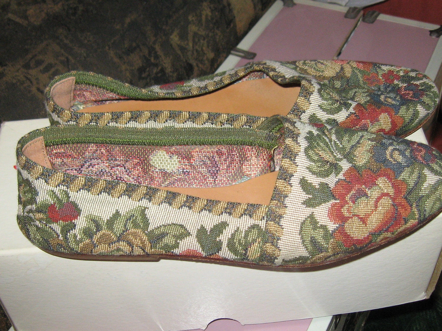 vintage Flat Floral Tapestry Shoes by Unisa sz 10