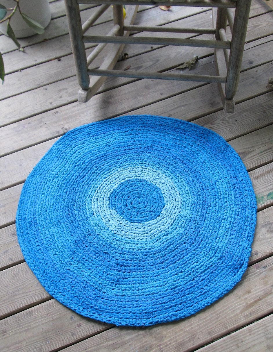 OOAK Upcycled Crochet TShirt Rug. 30 inch Rug, Made to Order