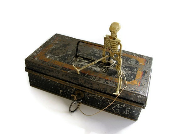 Primitive Black Tin Box Vintage Cash Safe Lock Key Rustic Red Gold Striped Chippy Paint Halloween Colors