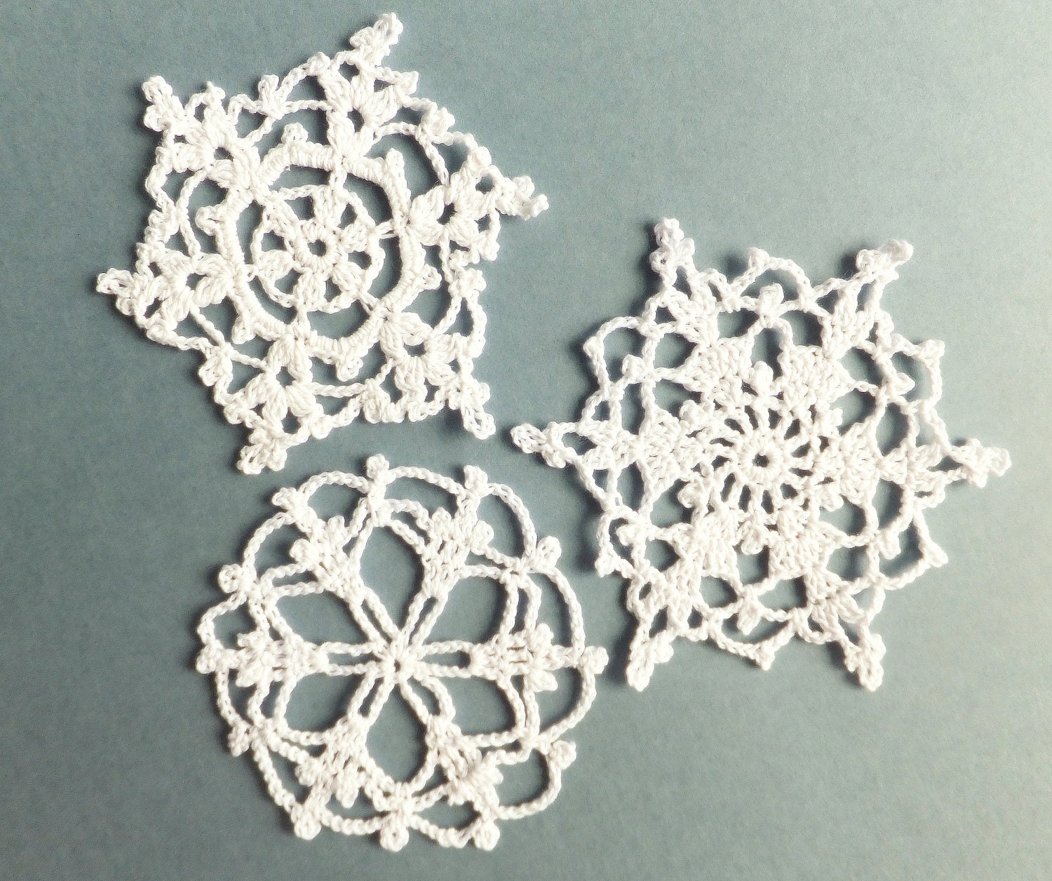 SALE Crocheted snowflakes, Christmas ornaments, white decorations, applique /set of 3/ - eljuks