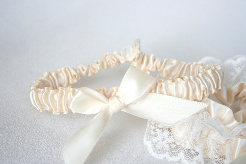 Wedding Garter - Ivory Tossing Bridal Garter - Clearance Sale