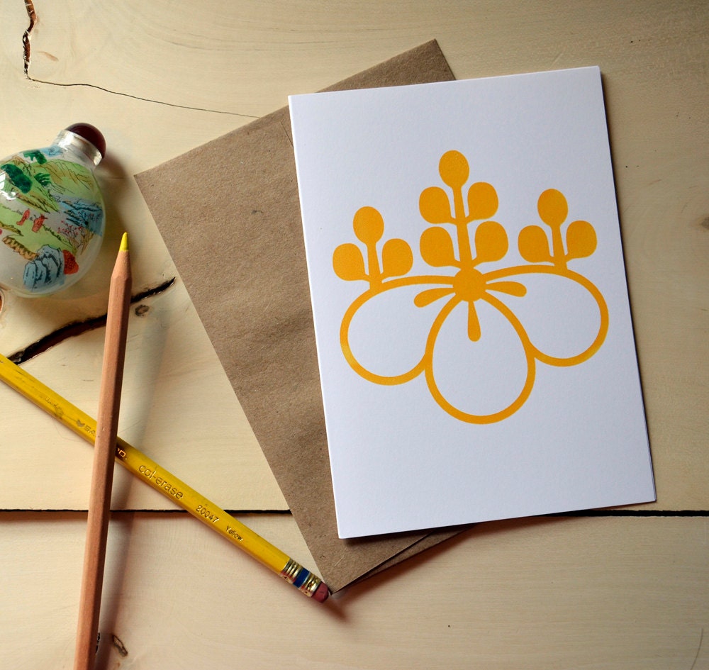 Japanese Family Crest Card - Paulownia Flower in Saffron