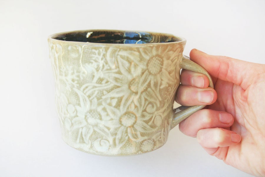 Mug with Australian Flannel Flower design - White and bone stoneware ceramic cup