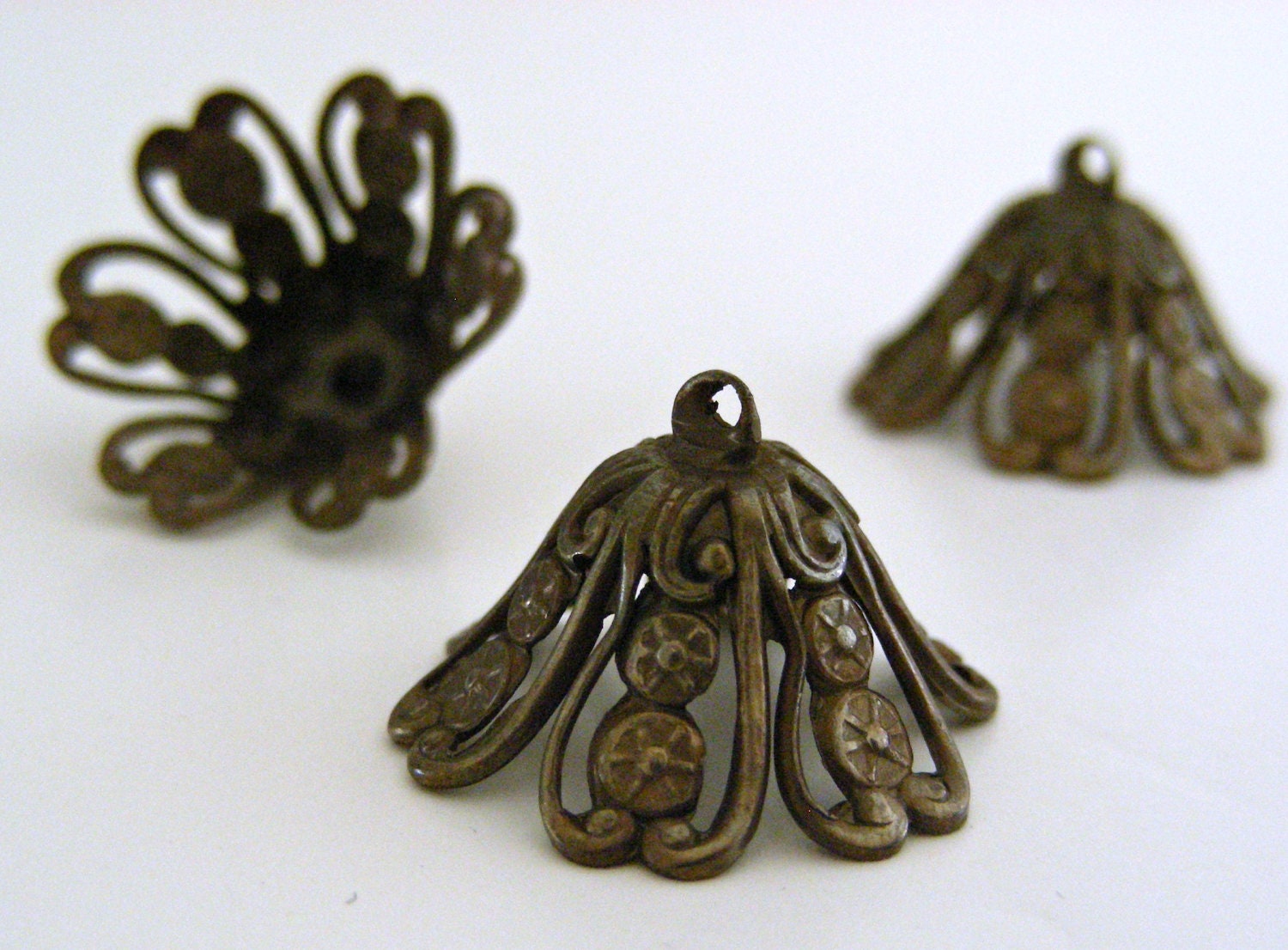 Vintage Brass Bead Cap with Loop - 4 Pieces - yummyjewels