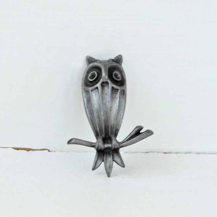 Owl brooch pin