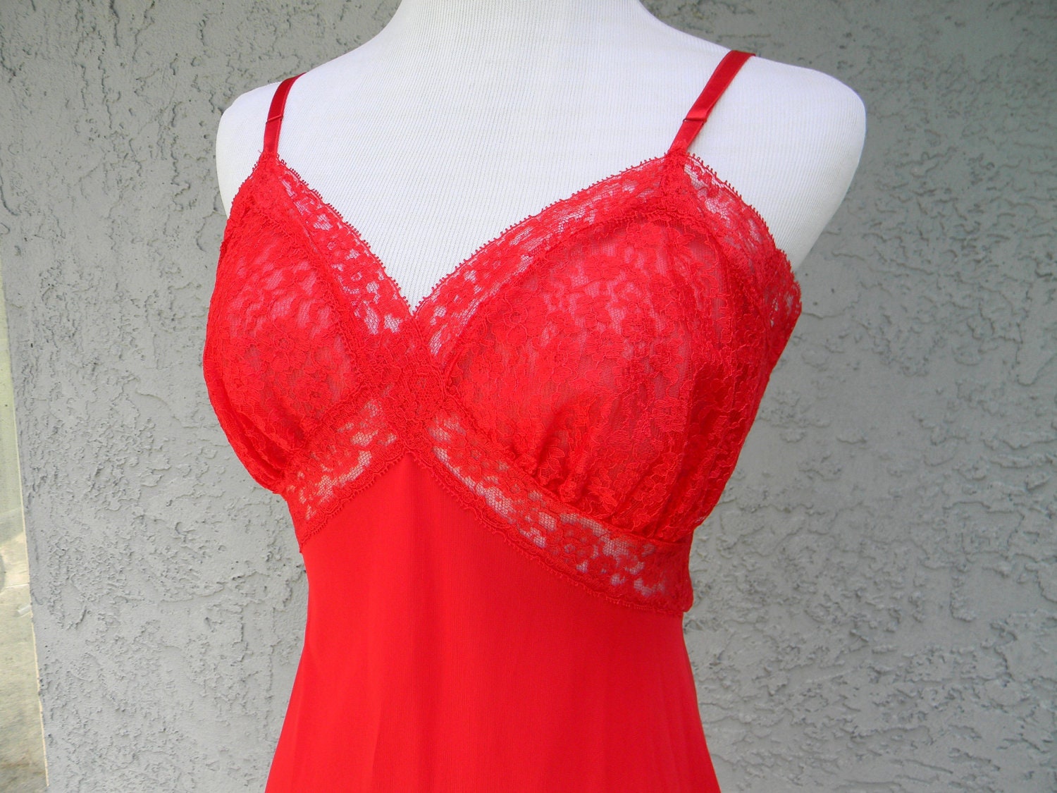 Vintage 60s Red Lace Full Slip/Nightgown/Lingerie/Sexy Pinup Sleepwear - Bombshell Tomato Red Nylon Mini Slip Dress - Small S