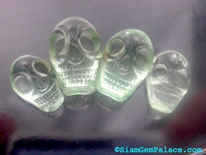 PRASiOLITE Green Amethyst SKULL Cabochons. Hand Carved Green Amethyst. Memento Mori. 1pc. 3.70 cts. 9x13x6mm (AM490)