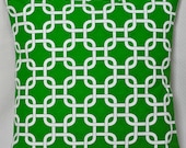 Green & White Lattice Indoor/Outdoor Pillow Cover - 20 x 20