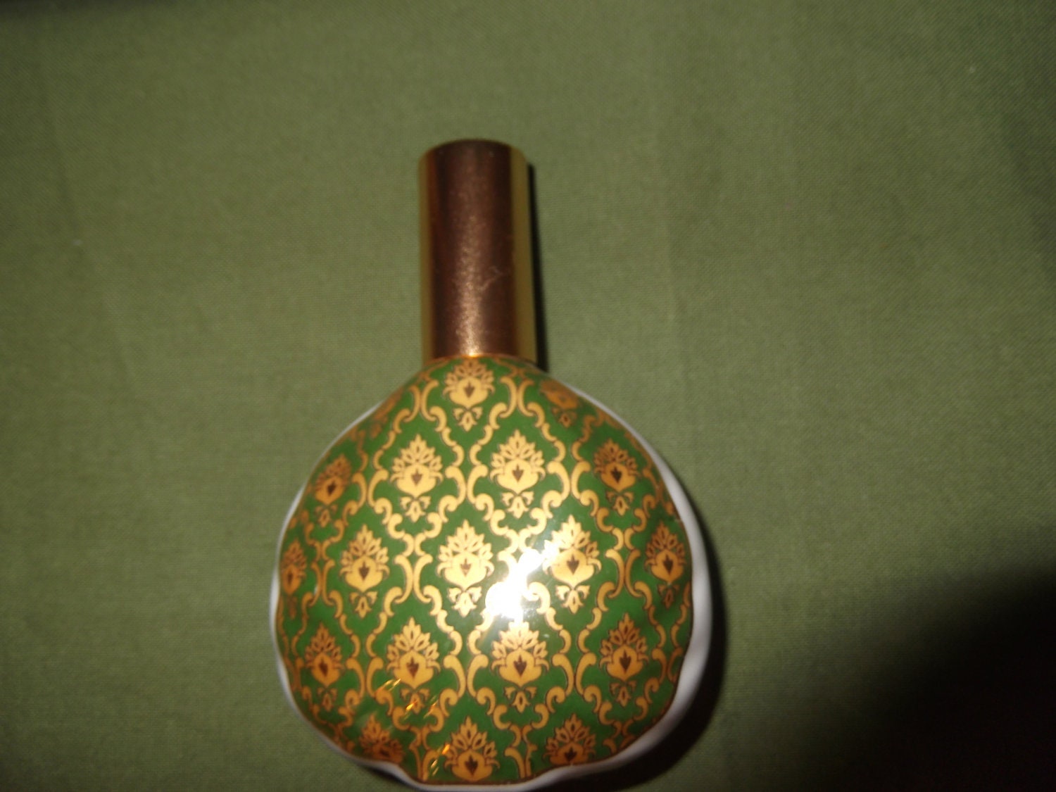 Vintage green/gold chintz glass perfume spray bottle with nice scroll work- DR