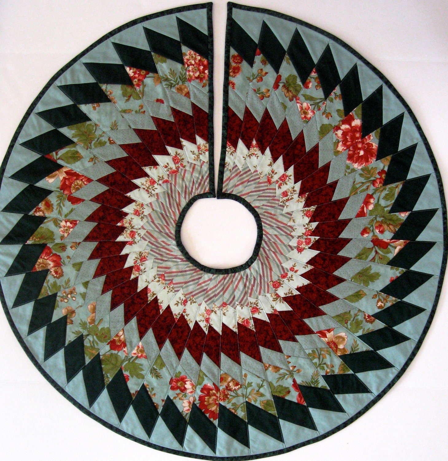 christmas tree skirt modern quilt by sallymanke on etsy christmas tree skirt modern quilt by sallymanke on etsy