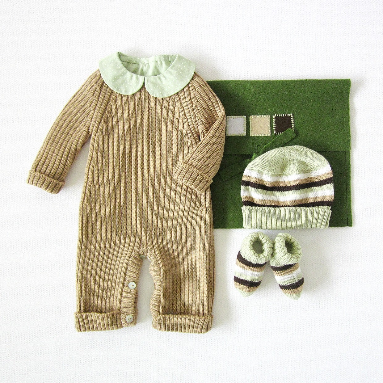 Knitted ribbed jumpsuit, hat and socks, in camel. 100% wool. Newborn. - tenderblue