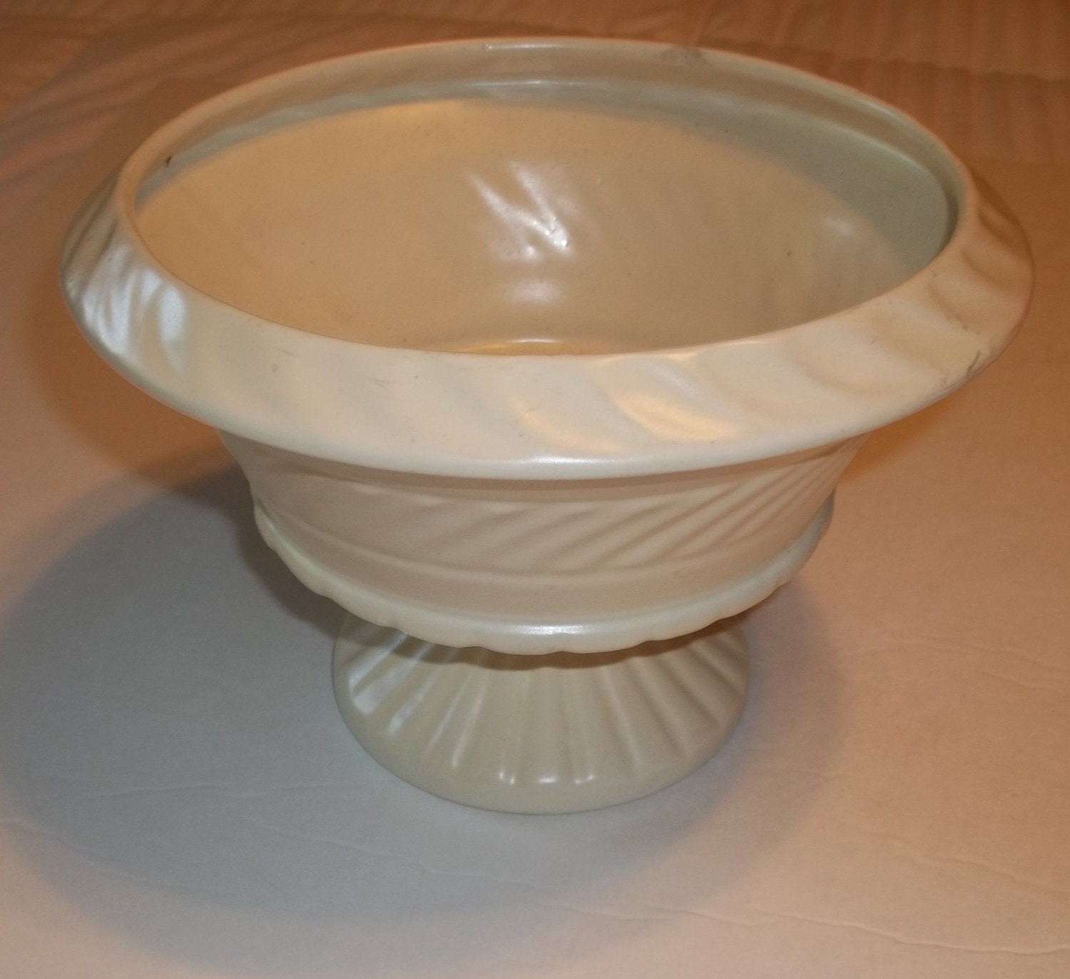 Items similar to Vintage Haeger Pottery Planter on Etsy