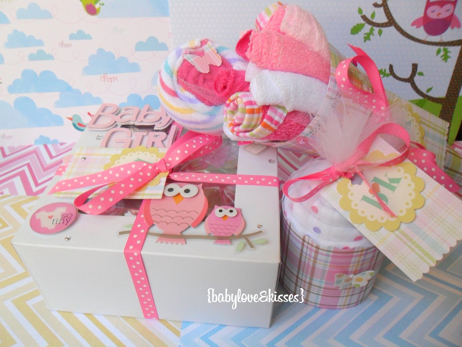 FREE SHIPPING 17 pcs. Onesies, Bibs, Booties & Washcloths Cupcake Gift Set. Washcloth Bouquet with Lollipop. Receivig Blankey Cupcake