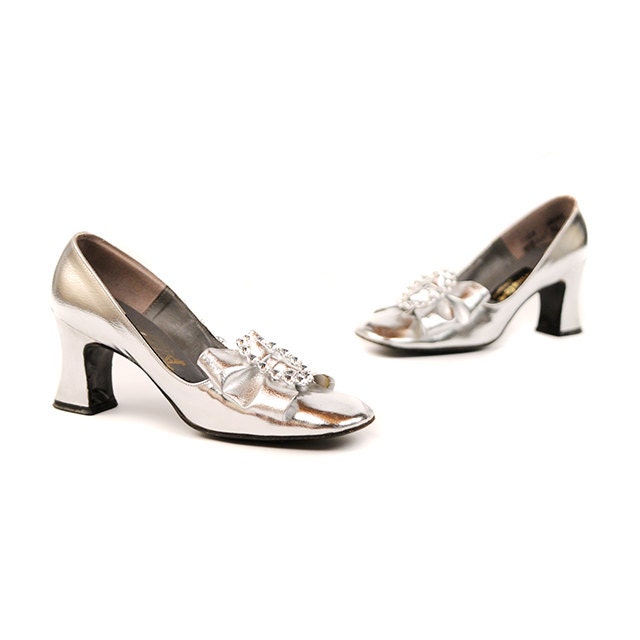 Vintage 1960's Metallic Silver Shiny MOD Bow Tie Baby Doll Chunky Shoes 7.5