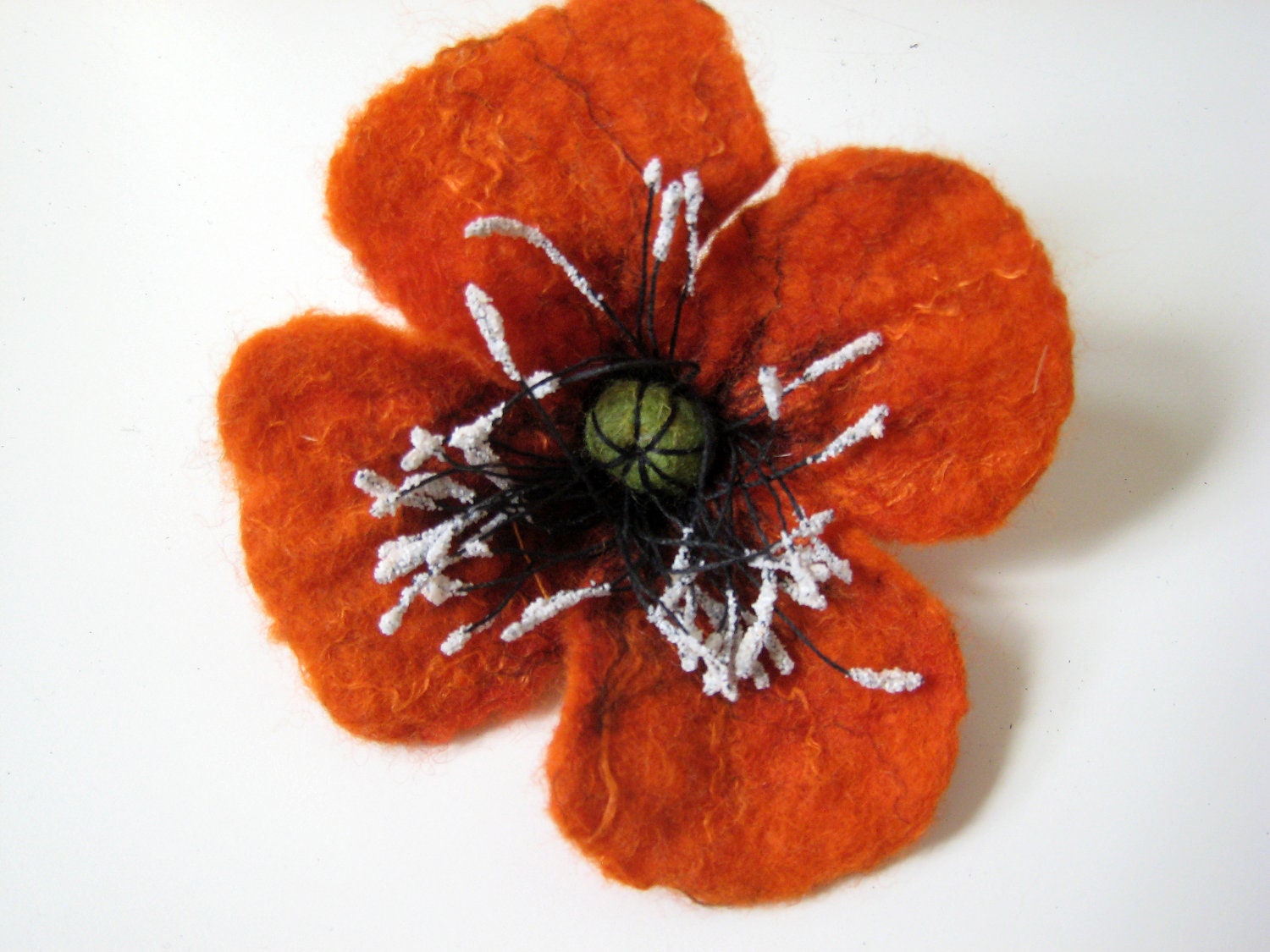 Felted brooch merino wool - red-orange - The poppy flower made to order