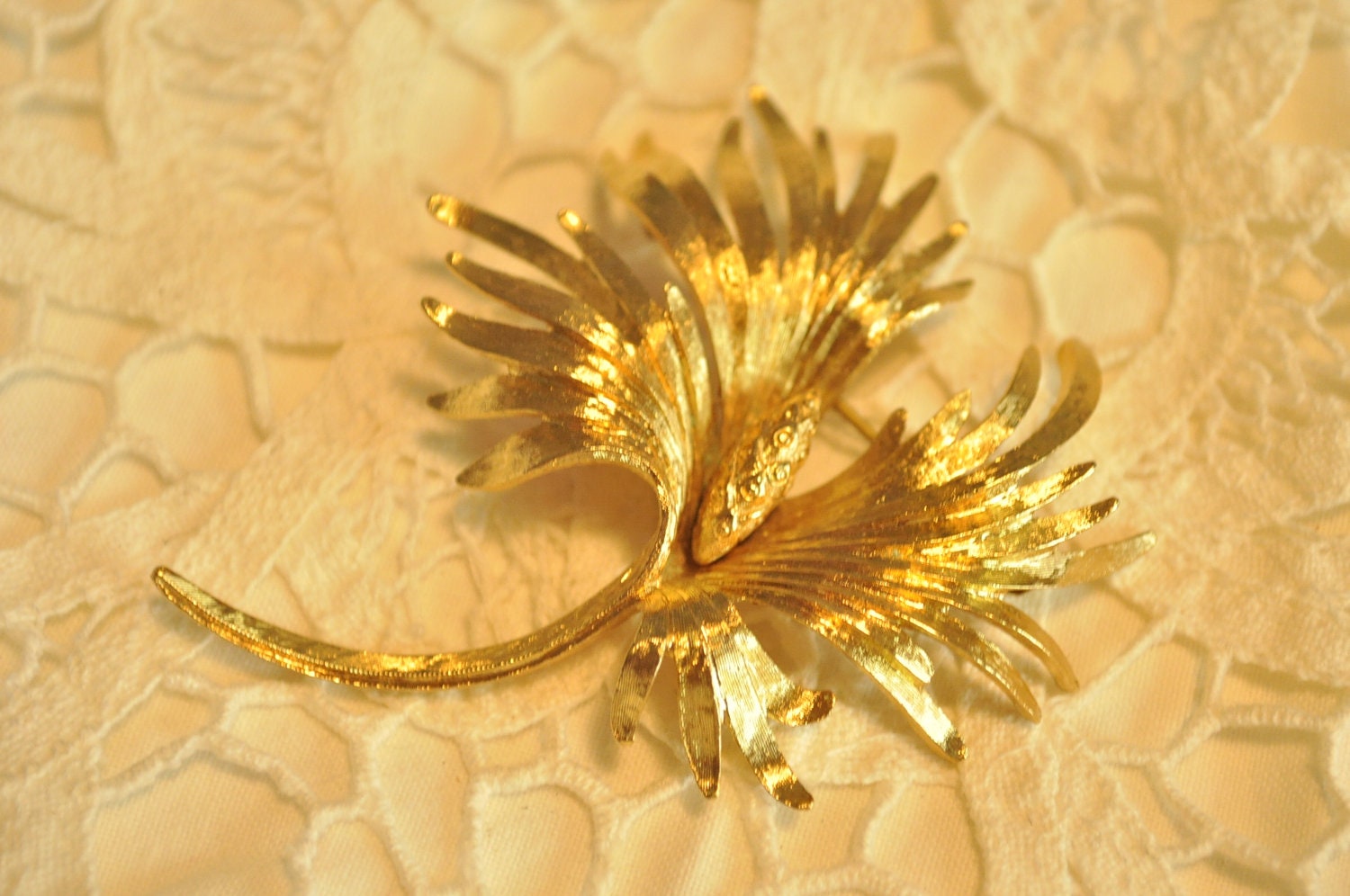 Beautiful Monet Gold  Finish Stylized Flower Pin Brooch