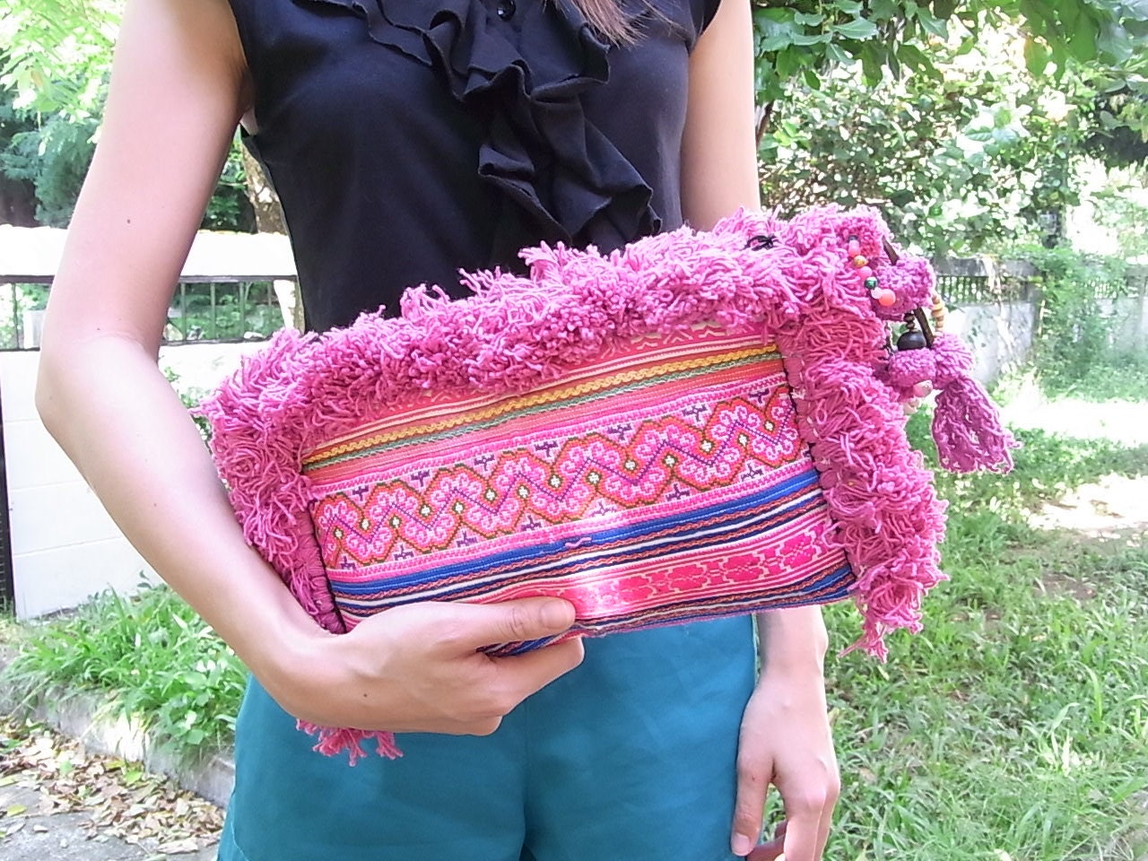 Pon Pon Wristlet Hill Tribe Fabric Vintage Fashionable Clutch Purse Handmade Thailand (BG289BL.804)