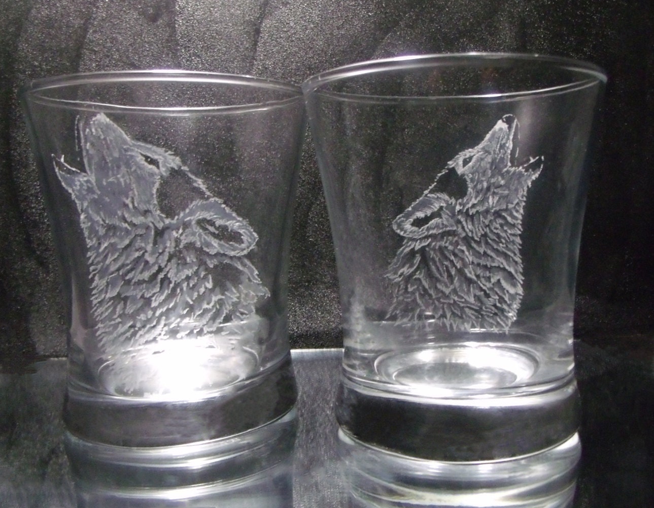 custom barware Wolf glass tumbler set of 2, hand engraved glass drinkware - GlassGoddessNgraving