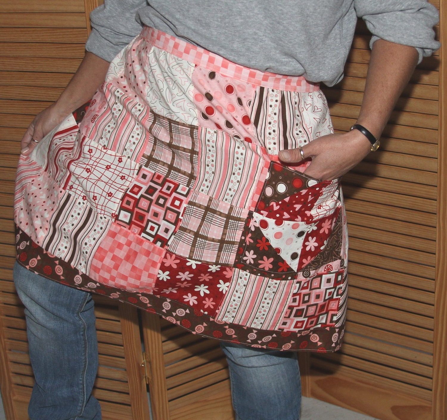 Vibrant Pinks Reds white browns 1/2 Apron with Pocket Moda Valentine's Day baking,hostess gift