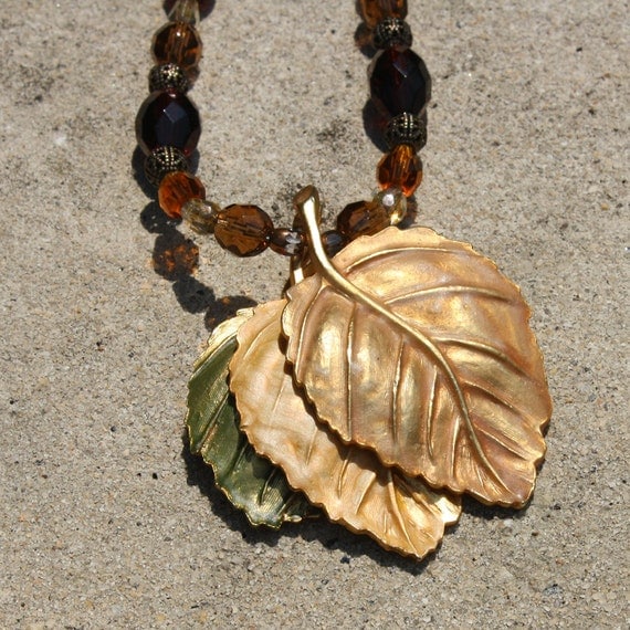 Triple Leaf Costume Brooch Pendant Necklace 3637n