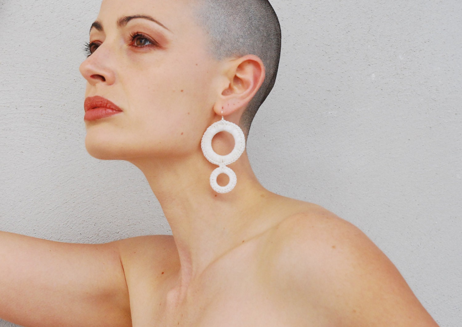 White Circles Drop Crochet Earrings / Hoop earrings / Bridesmaid gift idea, wedding, gift idea,everyday, simple
