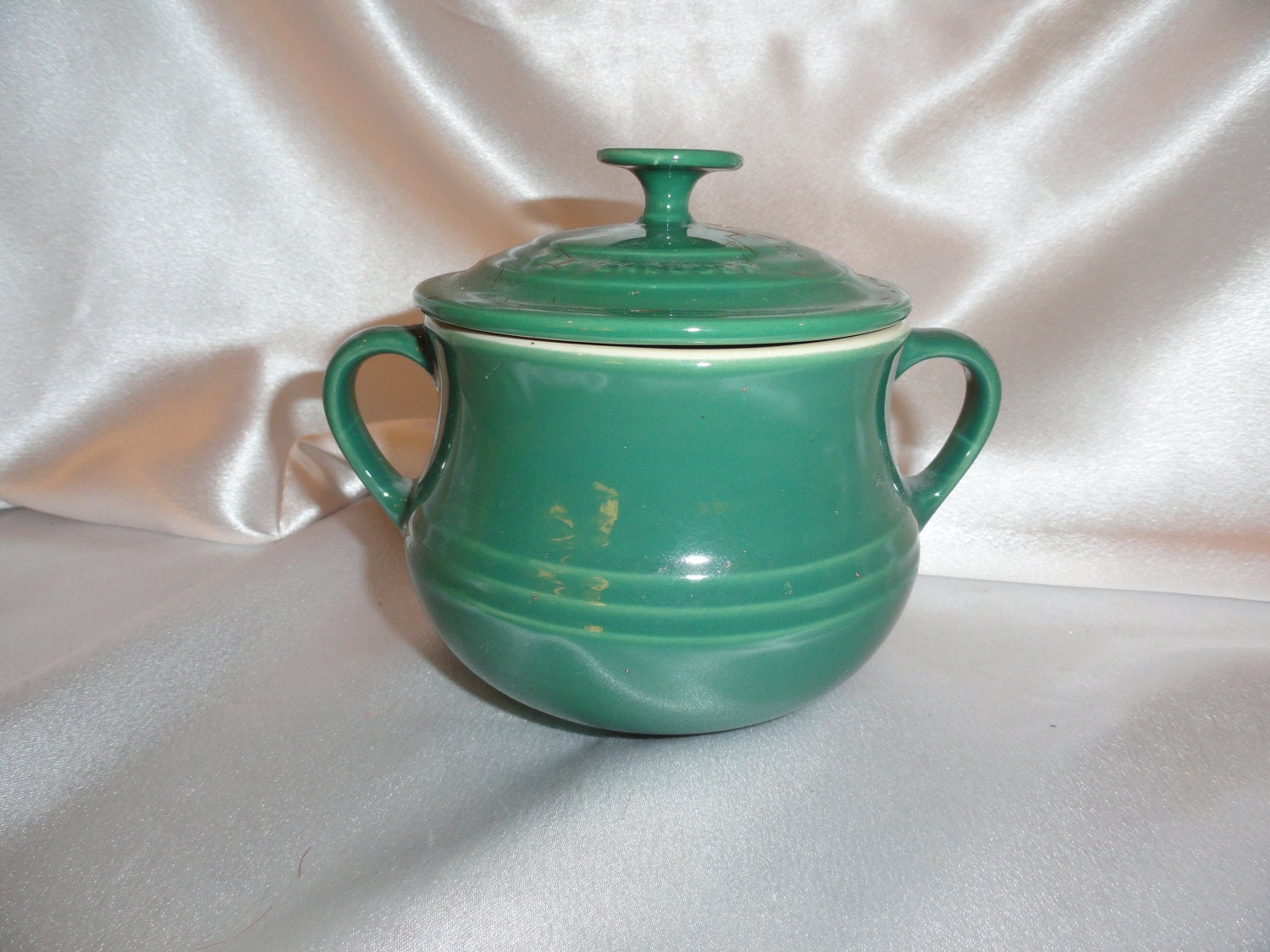 Le Creuset Bean pot number 01.01 Hunter green color