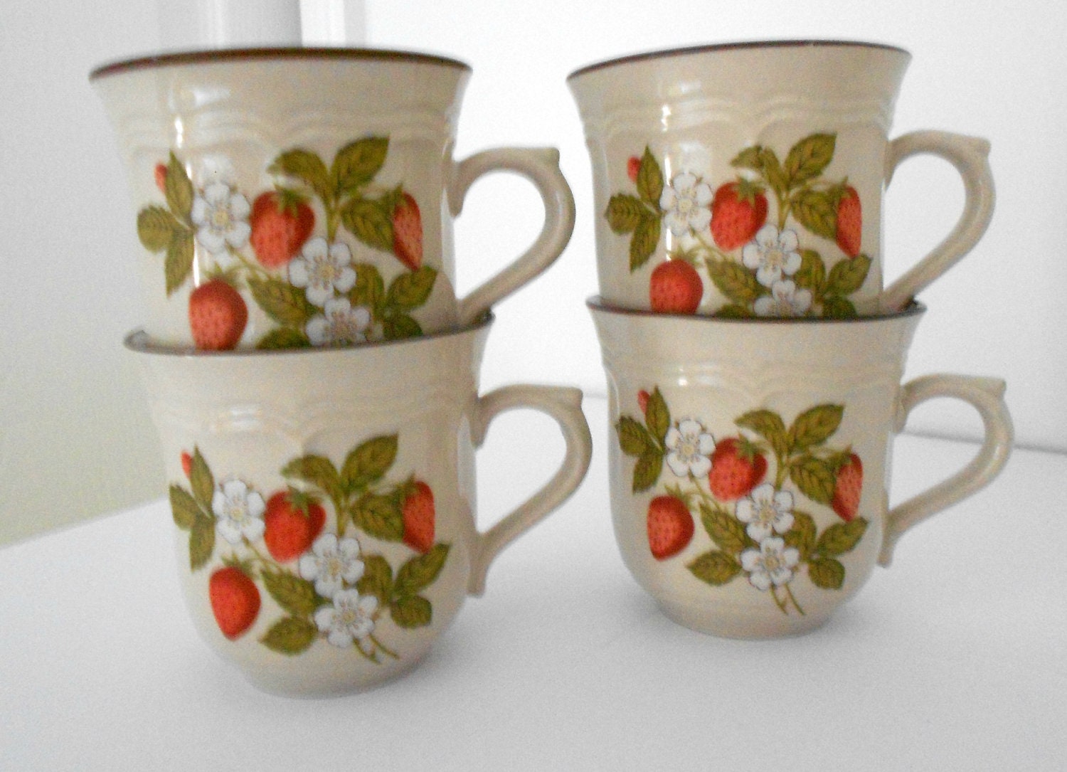 Teacups Newcor Stoneware Japan Susanne Pattern Strawberry Cups